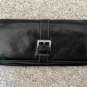 Vintage Banana Republic 100%Cow Leather Wallet. No callouts. Smoke & pet free hm